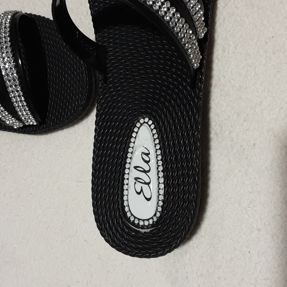 Ella Black Sandals with Silver Straps SIZE 8. - Picture 2 of 9
